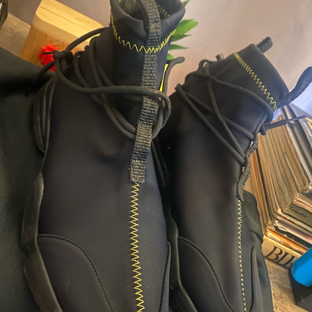 John Geiger 002 Pixburgh (black/yellow)